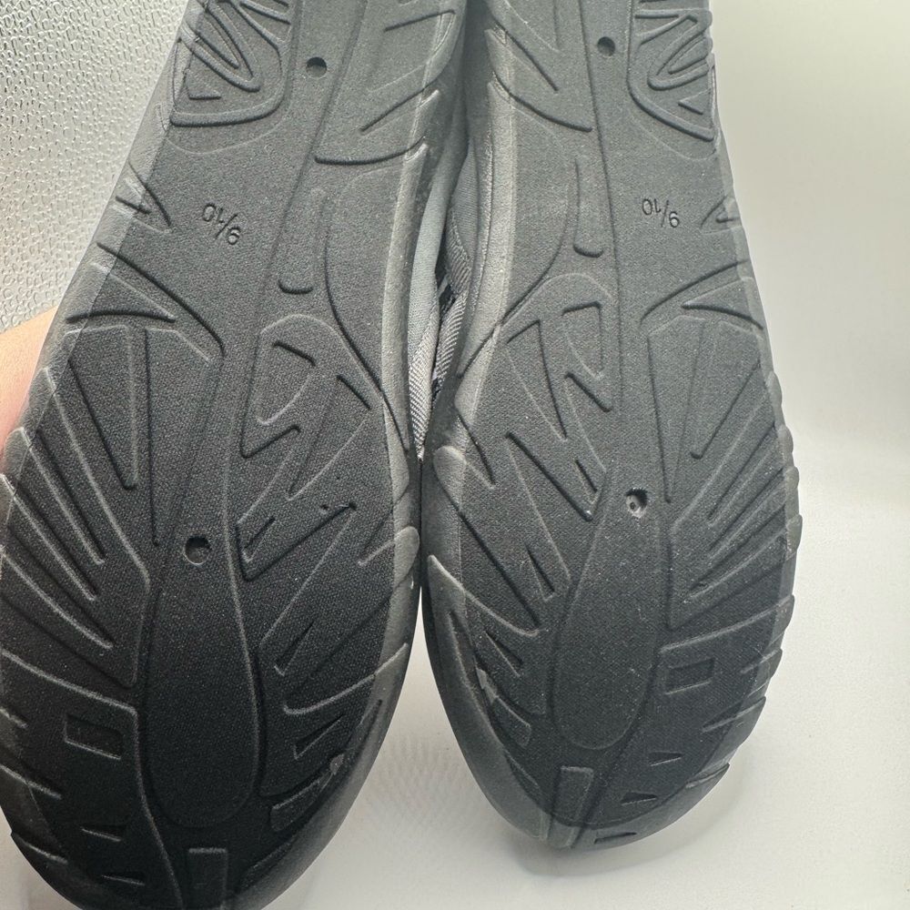Sun & Sky Women's Grey Mesh swim shoes  size 9 to 10 - Picture 4 of 4